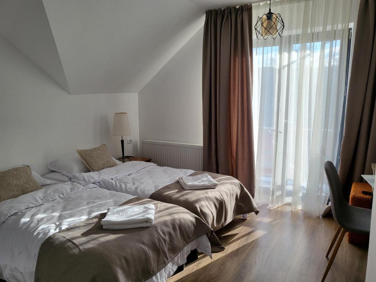 Eco Familia Hotel Pojoga Екстериор снимка