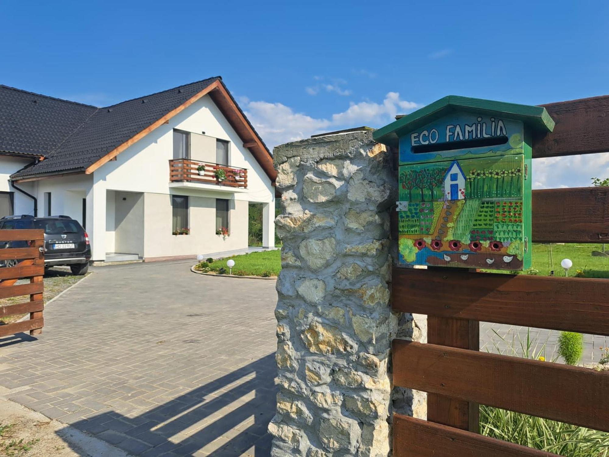Eco Familia Hotel Pojoga Екстериор снимка